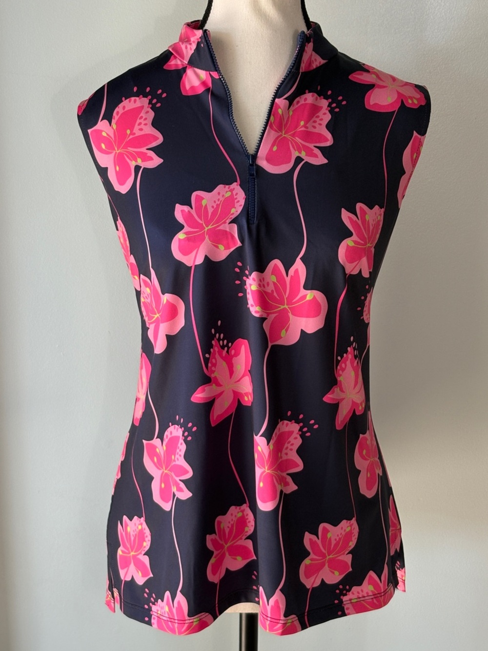 Katherine Way Navy & Pink Floral Zip-Front Sleeveless Activewear Top. Size--Med